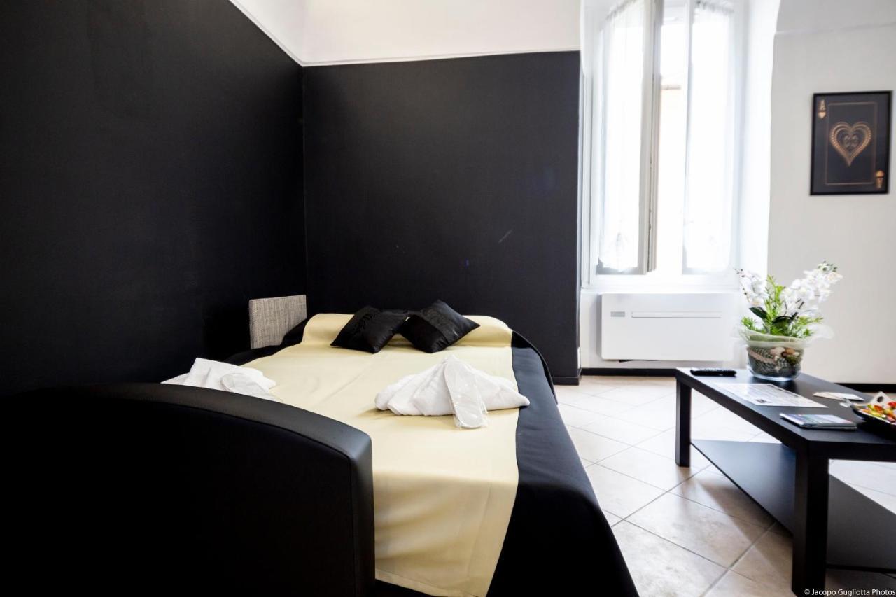Homeholidaysanremo - 2,0 *